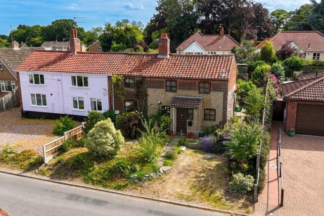 2 bed property, in Damgate Lane, £230,000