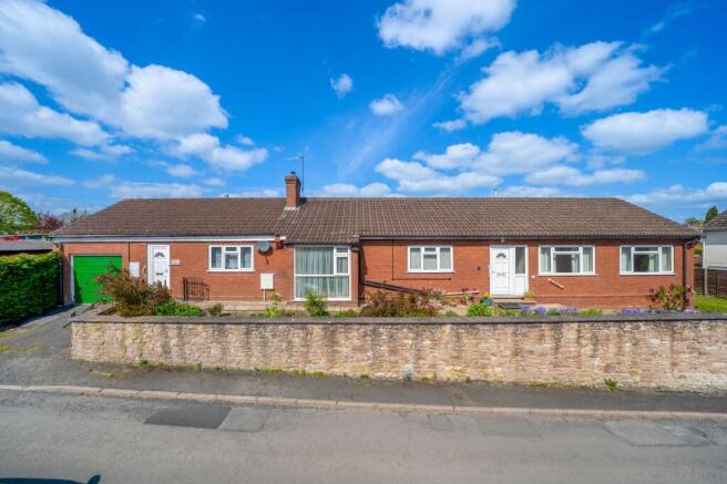3 bed property, in Rock Lane, £210,000