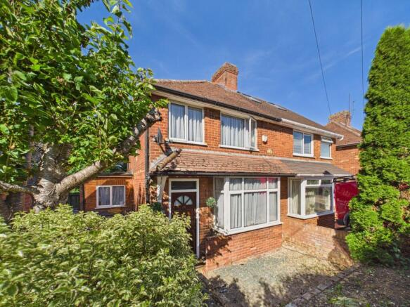 3 bed property, in Grasmere Avenue, £425,000