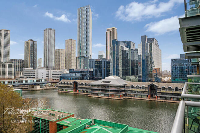 1 bed property, in Millharbour, £350,000