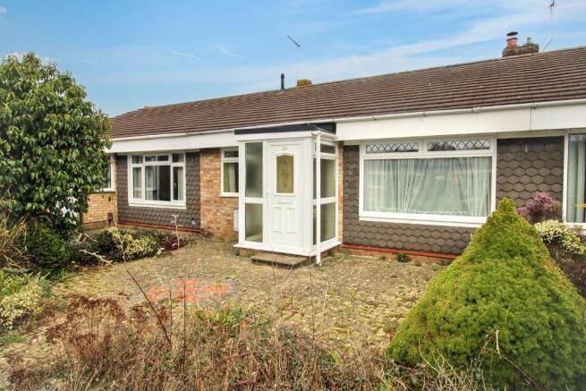 2 bed property, in Dovecote, £265,000