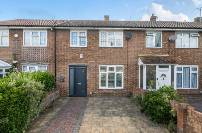 3 bed property, in Mottisfont Road, £475,000