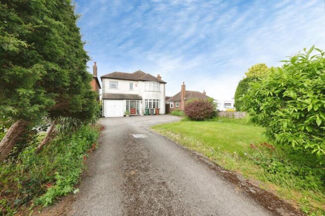 5 bed property, in Woodland Road, £275,000
