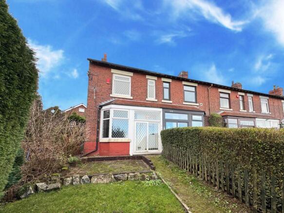 2 bed property, in Ripponden Road, £180,000