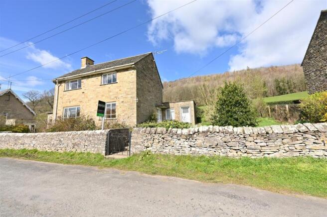 3 bed property, in School Terrace, £375,000
