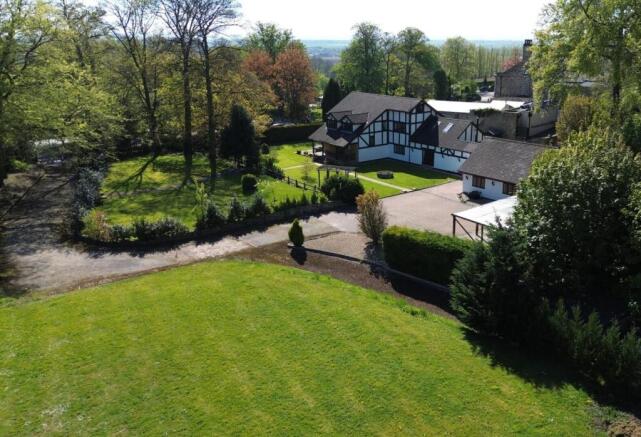 6 bed property, in South Lawn Wakefield Road, £1,000,000