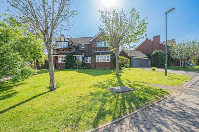 4 bed property, in Abberton Grove, £750,000