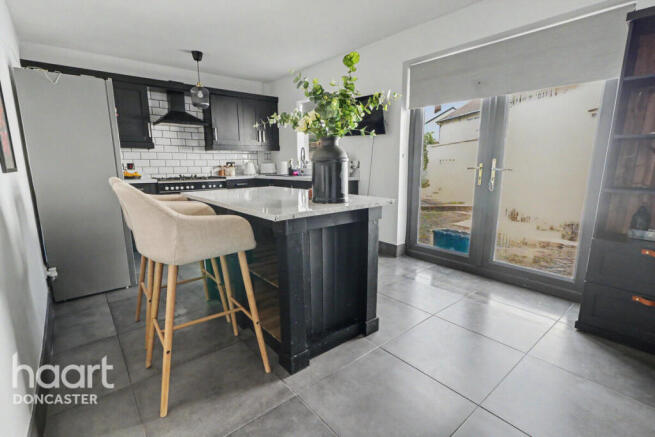 3 bed property, in Macaulay Crescent, £175,000