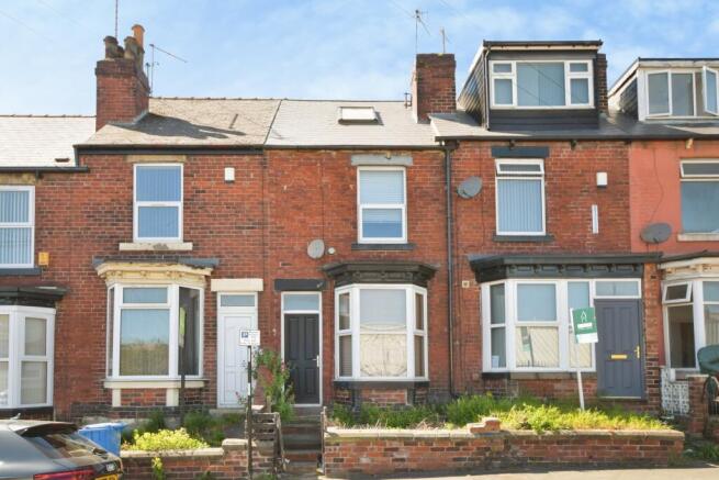 3 bed property, in Edmund Road, £140,000