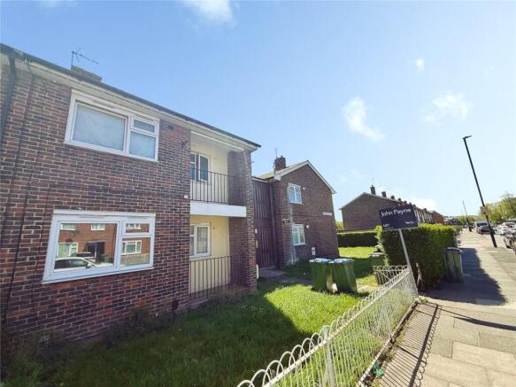 1 bed property, in Eynsham Drive, £185,000