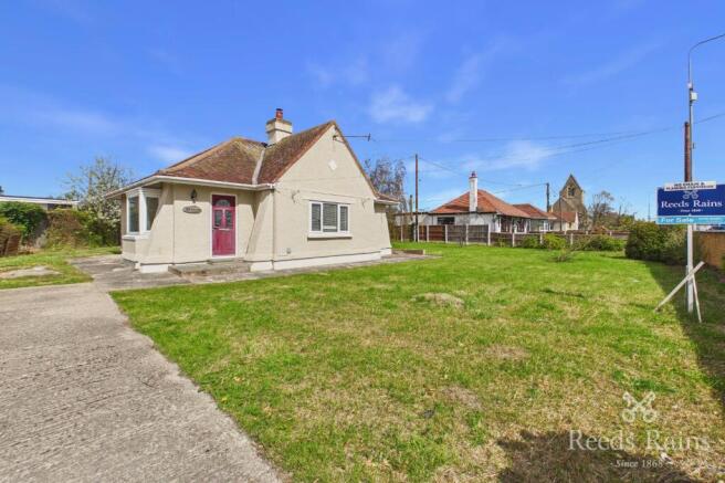 2 bed property, in Towyn Road, £210,000