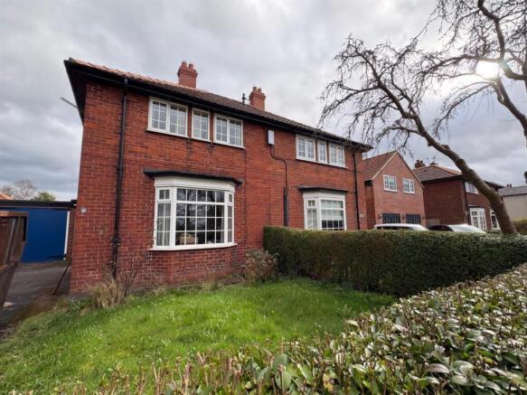 3 bed property, in 69 Ainderby Road, £235,000
