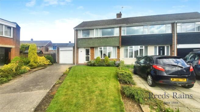 3 bed property, in Abbotside Place, £240,000