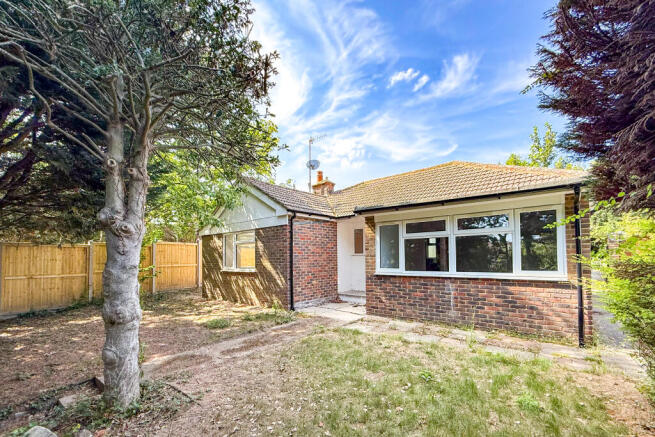 2 bed property, in Chain Free, £375,000