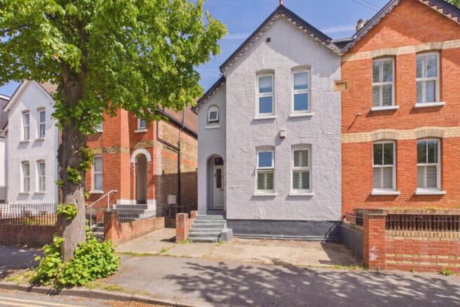 3 bed property, in Grenfell Road, £615,000