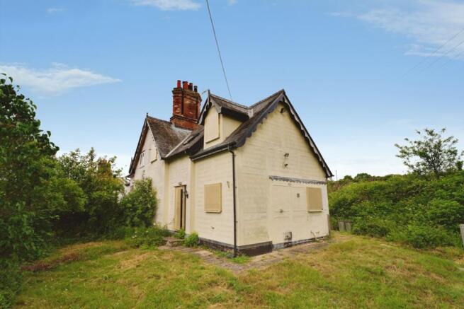 3 bed property, in Chapel Street, £360,000