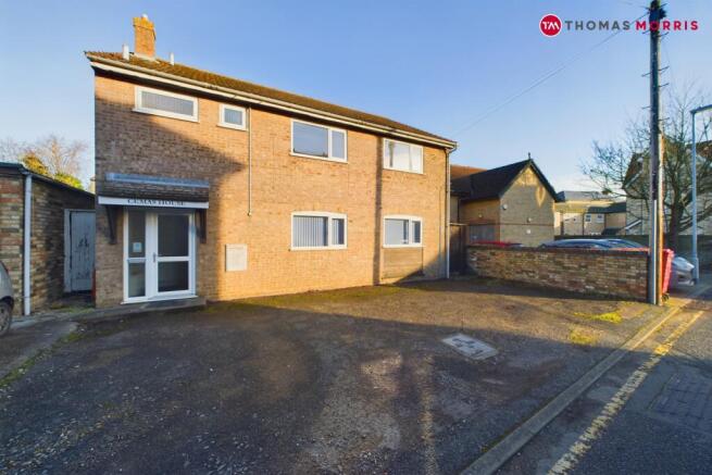 6 bed property, in New Road, £375,000