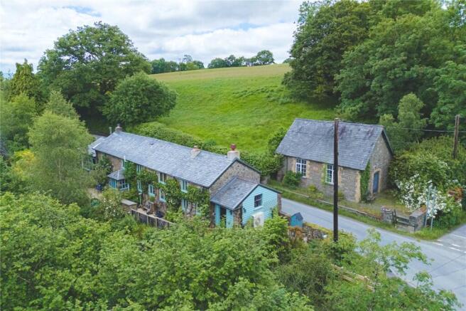 4 bed property, in Carno, £525,000