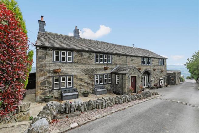 6 bed property, in Pike End Farm, £1,500,000