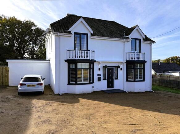 4 bed property, in Lushington Hill, £545,000
