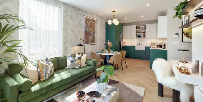 3 bed property, in Silkstream, £690,000
