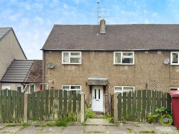 3 bed property, in Waddington Avenue, £120,000