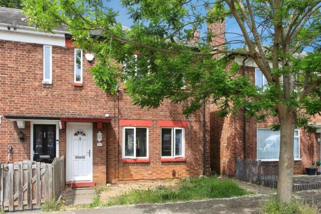 3 bed property, in Willesden Avenue, £180,000