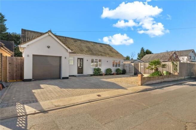 4 bed property, in Green Lane, £725,000