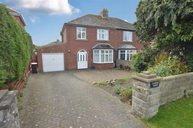 3 bed property, in Station Road, £185,000