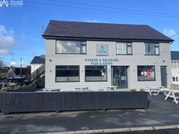 3 bed property, in A5108, £179,950