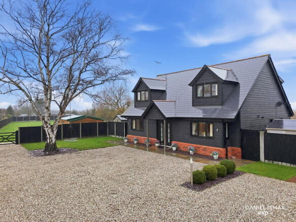 4 bed property, in Little Wakering Road, £750,000