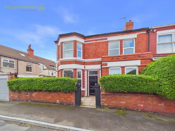 4 bed property, in Hawarden Avenue, £250,000
