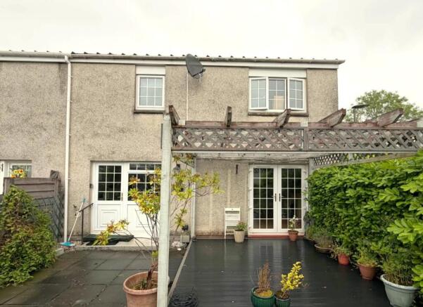 2 bed property, in Low Parksail, £130,000