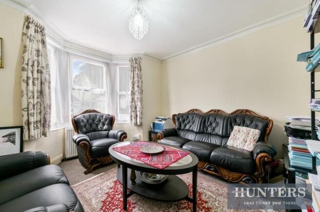 4 bed property, in Cromwell Road, £600,000