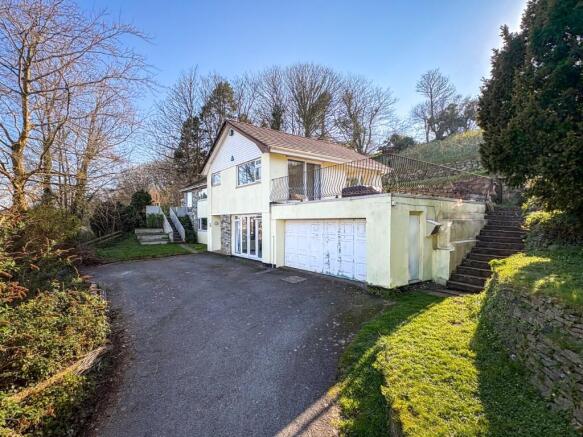 4 bed property, in Old Hill, £599,950