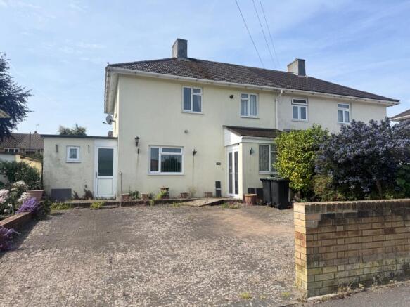3 bed property, in Hythe, £220,000