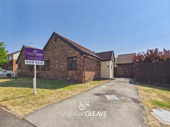 2 bed property, in Mill Croft, £200,000