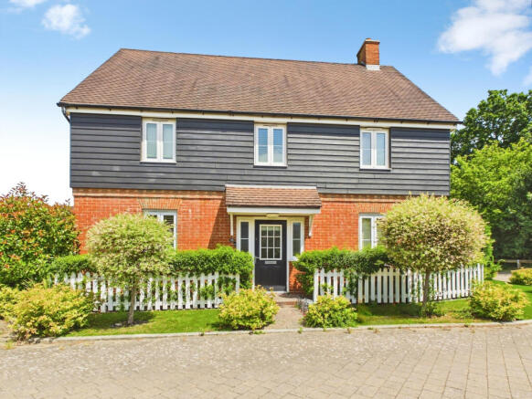 4 bed property, in Harding Lane, £700,000