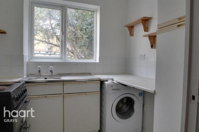 1 bed property, in Parsonage Road, £140,000