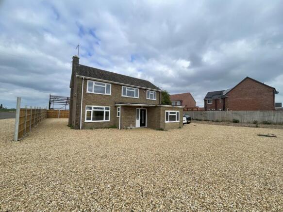 3 bed property, in James Road: Crowland, £900,000