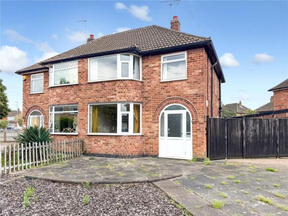 3 bed property, in Horndean Avenue, £225,000