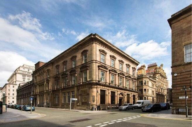 2 bed property, in Fenwick Street, £190,000