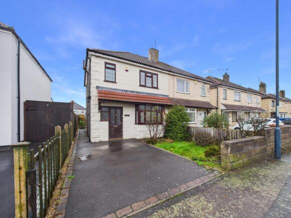 3 bed property, in Frederick Avenue, £175,000