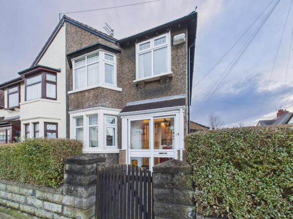 3 bed property, in Eric Road, £200,000