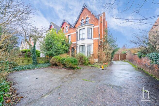 9 bed property, in Penkett Road, £450,000