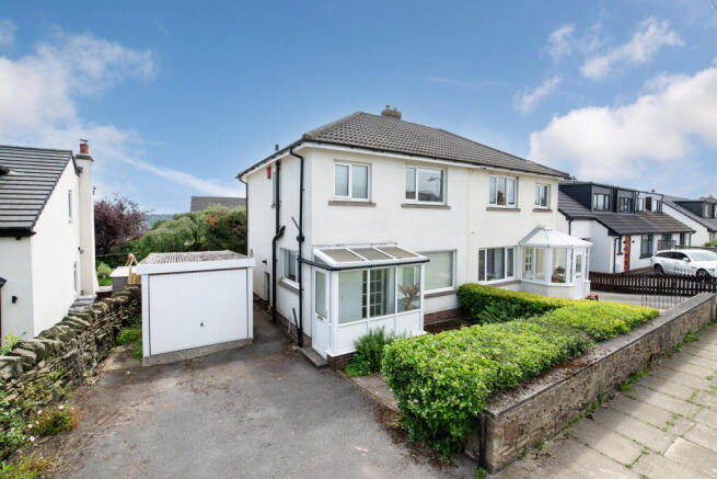 3 bed property, in Clarendon Road, £279,950