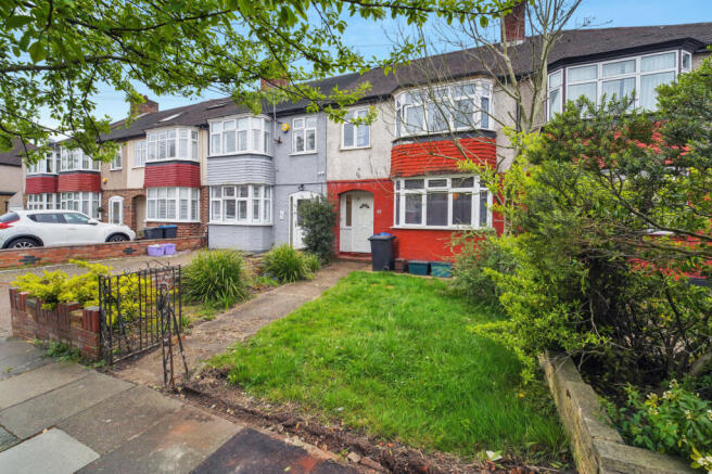 3 bed property, in Queen Mary Avenue, £599,999