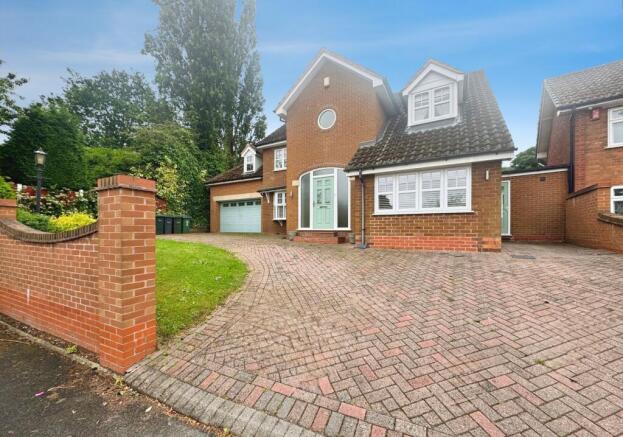 4 bed property, in Cottesmore Close, £585,000