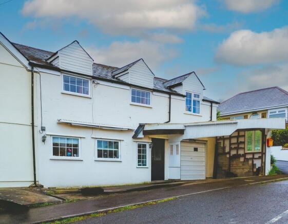 3 bed property, in Peters Hill, £335,000