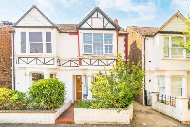1 bed property, in Graham Road, £395,000